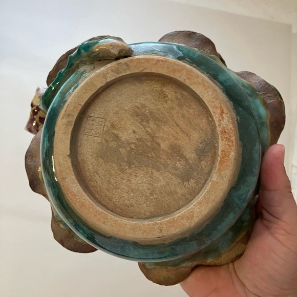 Beautiful Handmade Bowl With Frogs Ruffled Edges‎ Purple No Chips - Picture 6 of 7